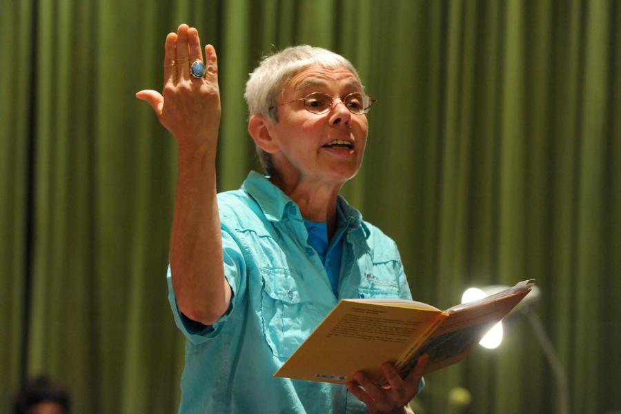 Christiane Schwarze rezitiert